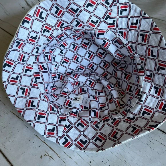 SOLD … FILA Bucket hat - Picture 6 of 7